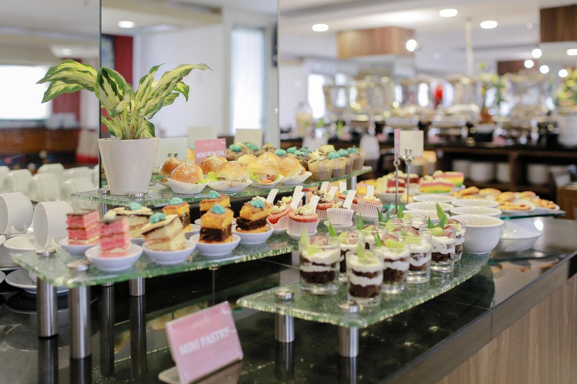 Gunawangsa Manyar Hotel Surabaya