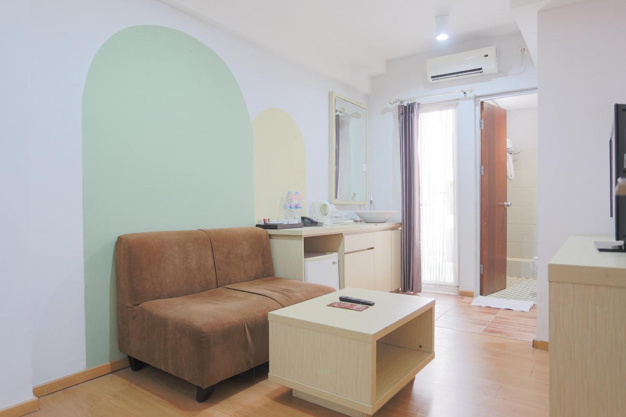 Gunawangsa Manyar Hotel